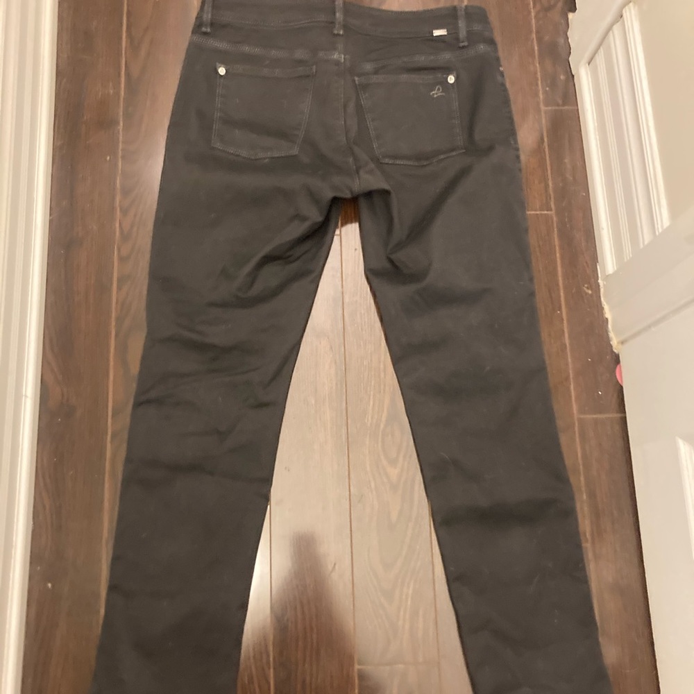 DL1961 black skinny “Angel” jeans, size 32